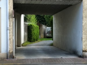 Innkjøring til campingen, ja, det var trangt!